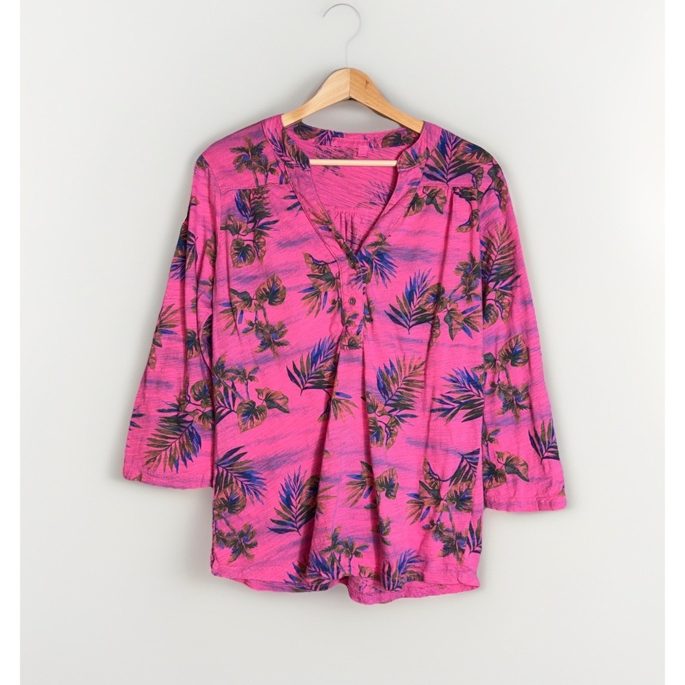 Fresh Produce Women's Top Size M Pink Tropical Print 3/4 Sleeve Tee Cotton USA